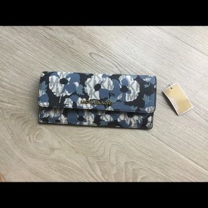 New Michael Kors Jet Set Travel Flat Wallet